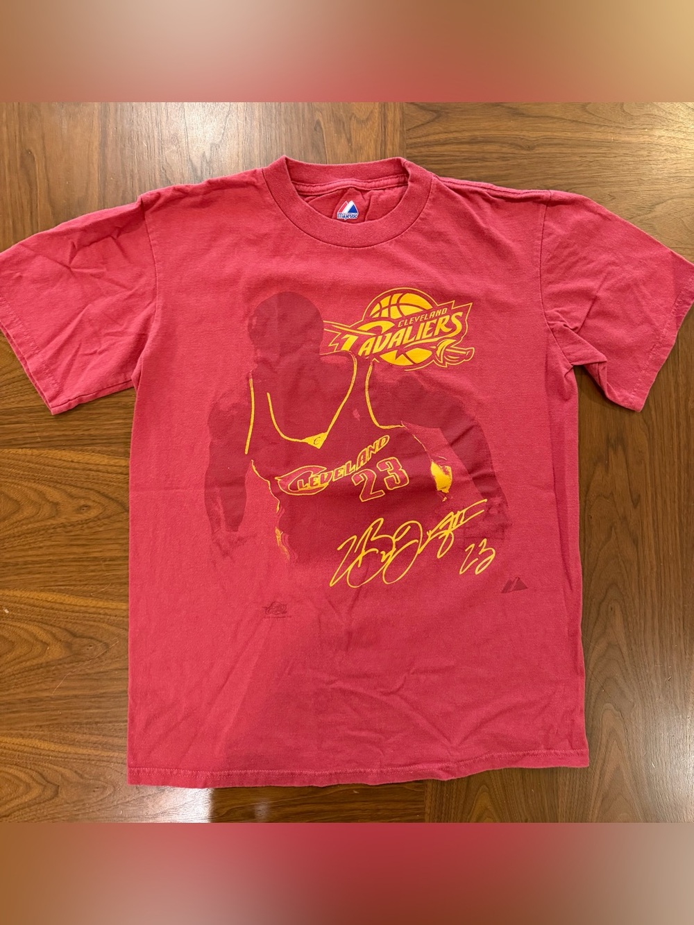 Cleveland Cavaliers Red LeBron James Graphic Tee Size Small